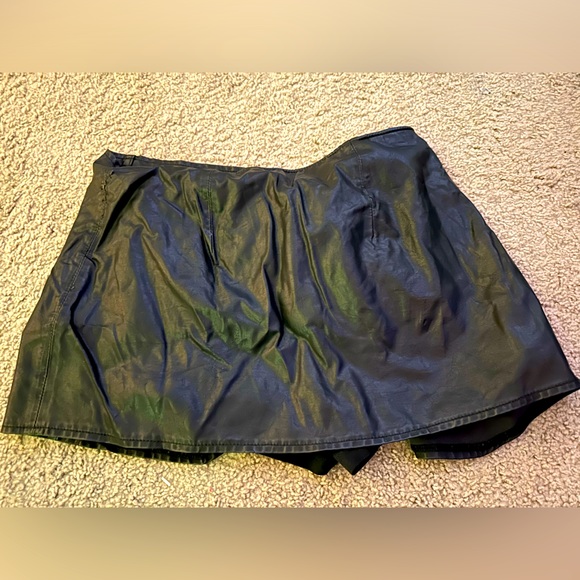 Sleek Noir Leather Skirt - Picture 1 of 1